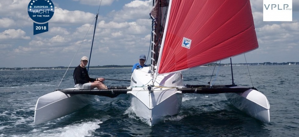 Astus 20.5 sailing