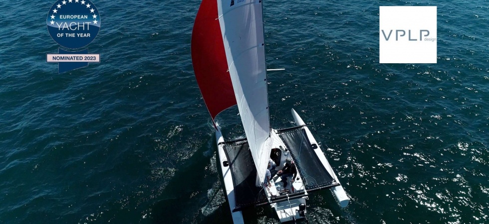 Astus 22.5 sailing